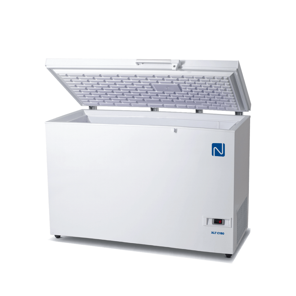 Freezer with low power consumption